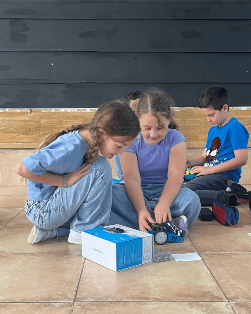 Robotics STEM course for kids